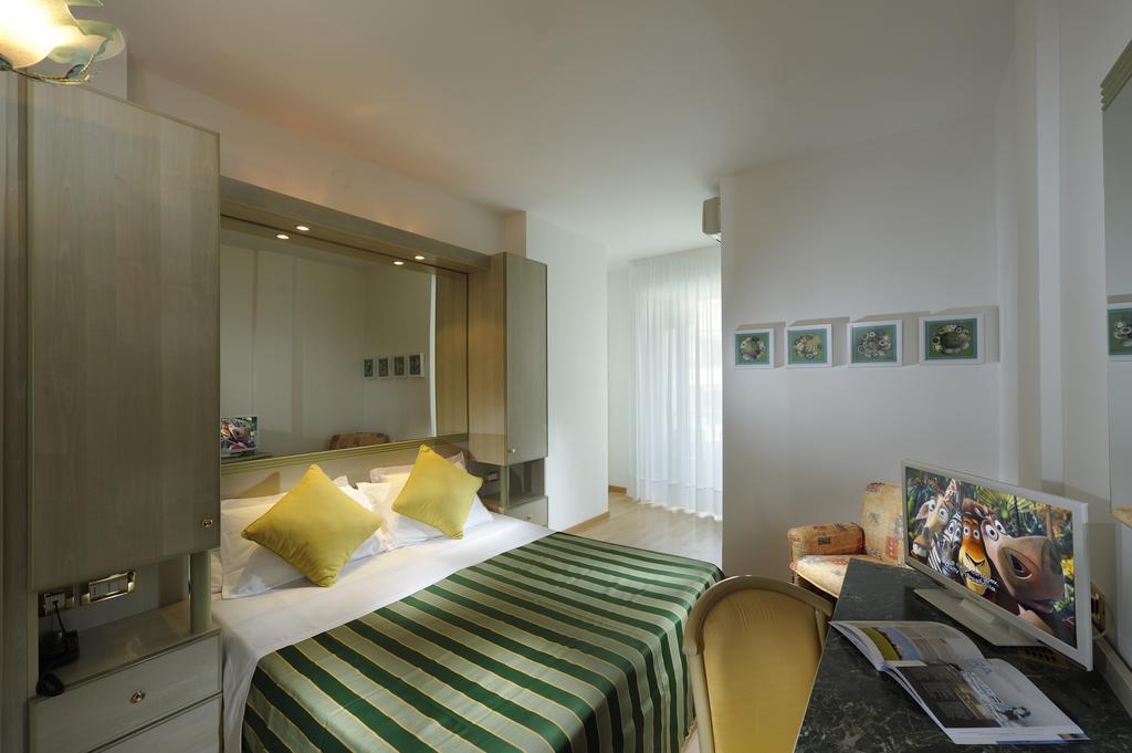 Hotel Montecarlo Bibione Room photo