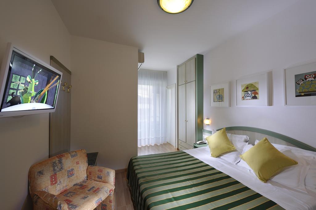 Hotel Montecarlo Bibione Room photo