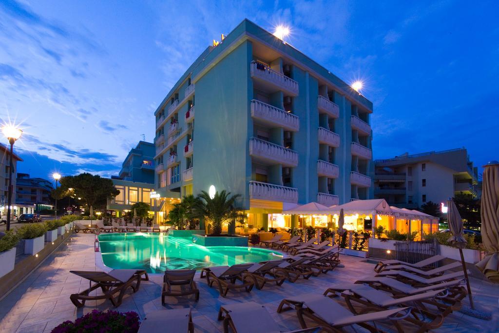 Hotel Montecarlo Bibione Exterior photo