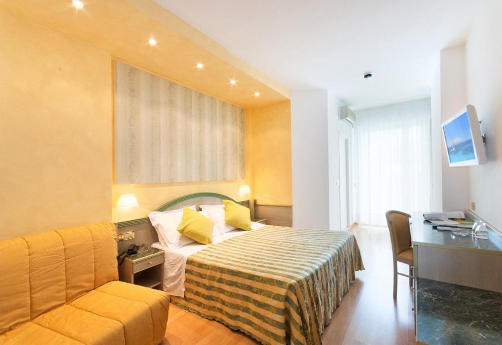 Hotel Montecarlo Bibione Exterior photo